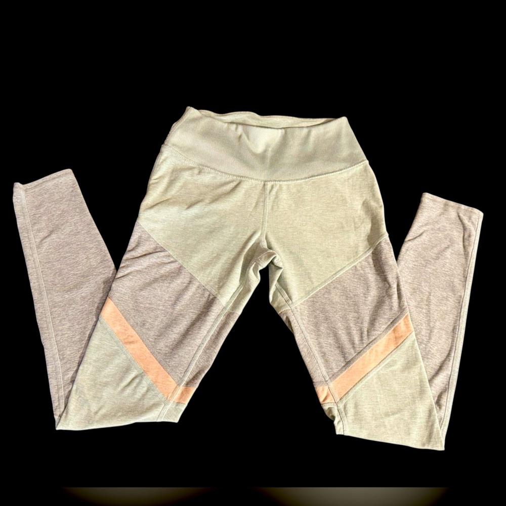 ALO Yoga Two-Tone Light Green & Gray Leggings with Peach Accent